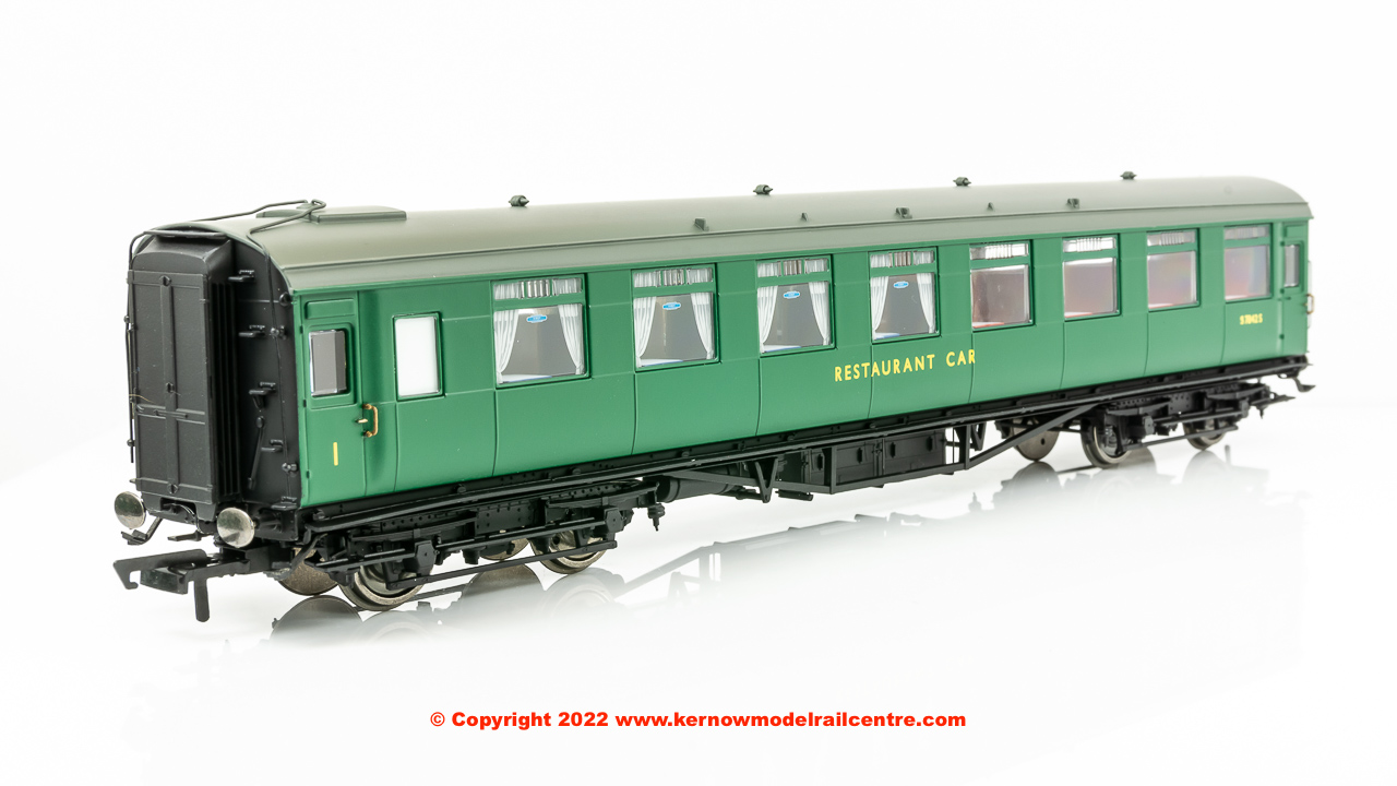 R40031A Hornby Maunsell Composite Dining Coach number S7843S in BR SR Green livery - Era 5